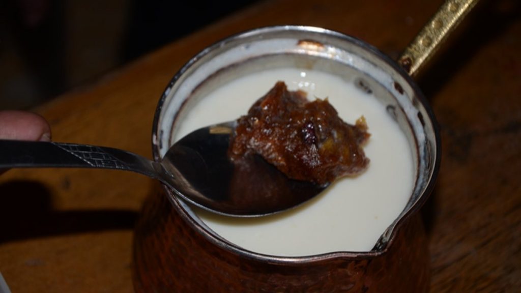 Böyle içen şifa buluyor! Peygamber’imizin sırrı: Hurma ve süt karışımı