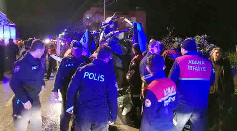 Son dakika… İş makinası ile midibüs çarpıştı: Çok sayıda ölü ve yaralı var…