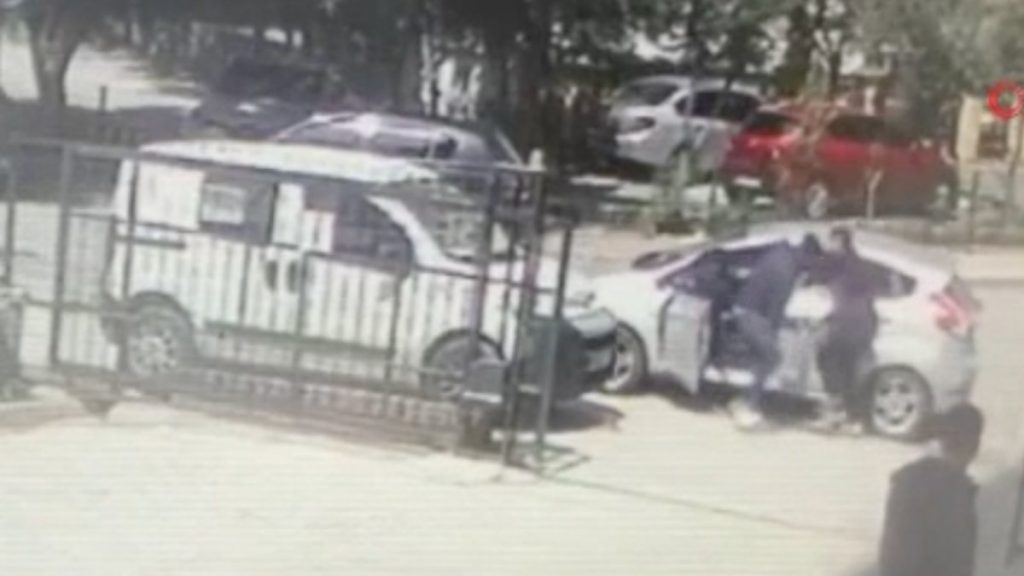 Adana’da kardeşinden boşanmak üzere olan eniştesini vurdu