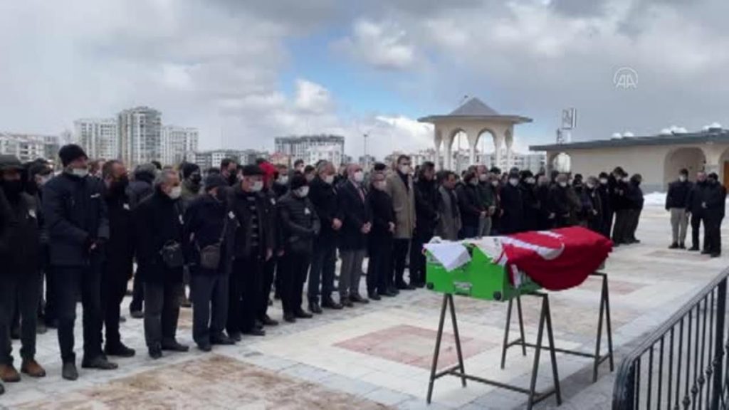 AFYONKARAHİSAR – Çocuk parkında ölü bulunan hakim defnedildi