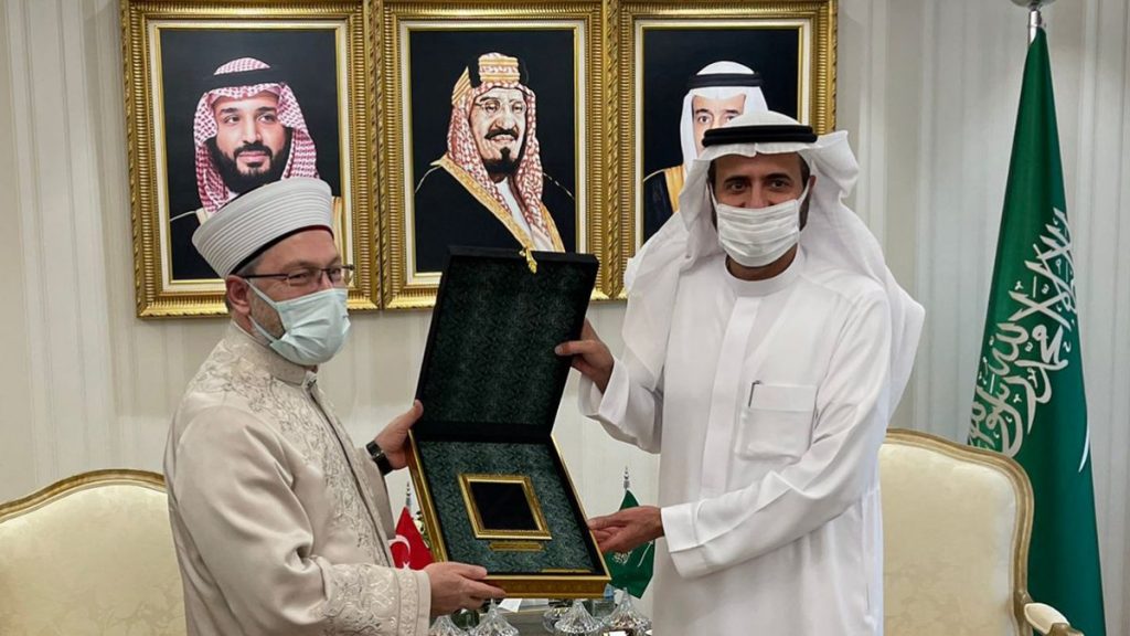 Ali Erbaş, Suudi Arabistan Hac ve Umre Bakanı ile görüştü