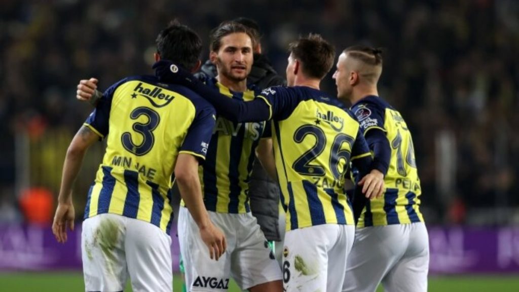 Ali Koç’tan İsmail Kartal ve futbolculara tebrik mesajı