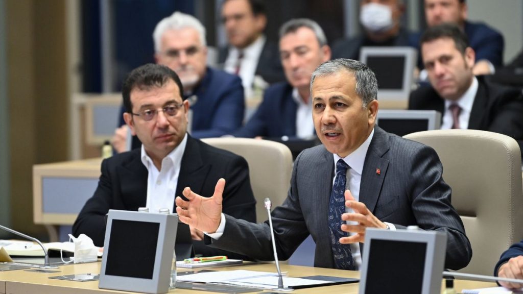 Ali Yerlikaya ve Ekrem İmamoğlu’ndan karla mücadele toplantısı