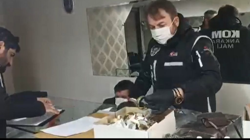 Ankara merkezli 3 ilde altın dolandırıcılara operasyon