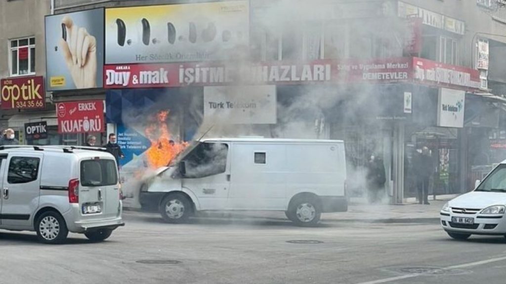 Ankara’da ATM’ye para götüren nakil aracı alev aldı
