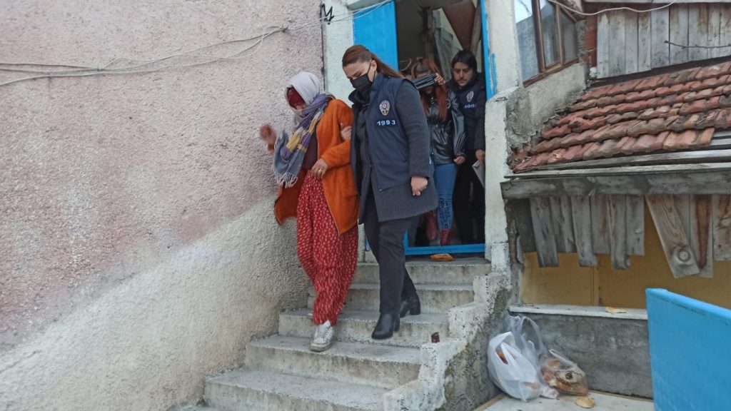 Ankara’da ‘kiralık daire bakıyoruz’ yalanıyla soygun yapan çeteye operasyon