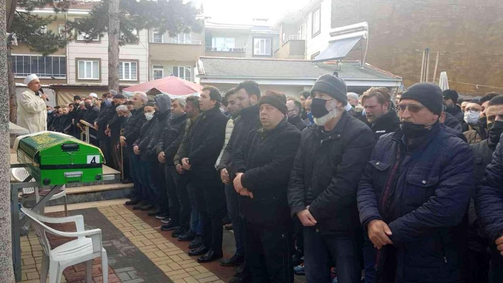 Arkadaşına yardım ederken ölen genç gözyaşları arasında defnedildi