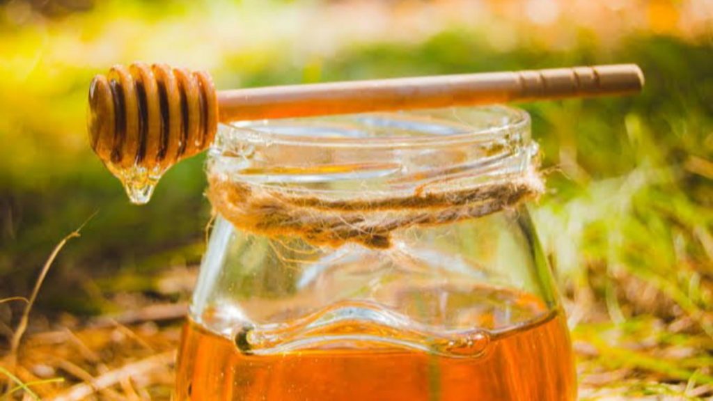 Balı yüzüne sürmeyen bin pişman! Mucizevi etkileri ağızları açık bırakıyor…