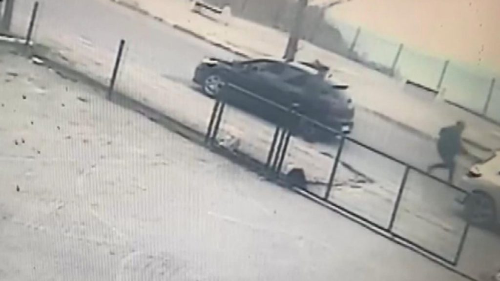 Beylikdüzü’nde otomobile silahlı saldırı