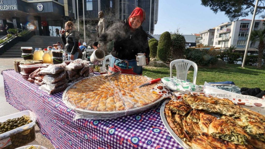 Buca’da kadınlar emekleriyle sahada