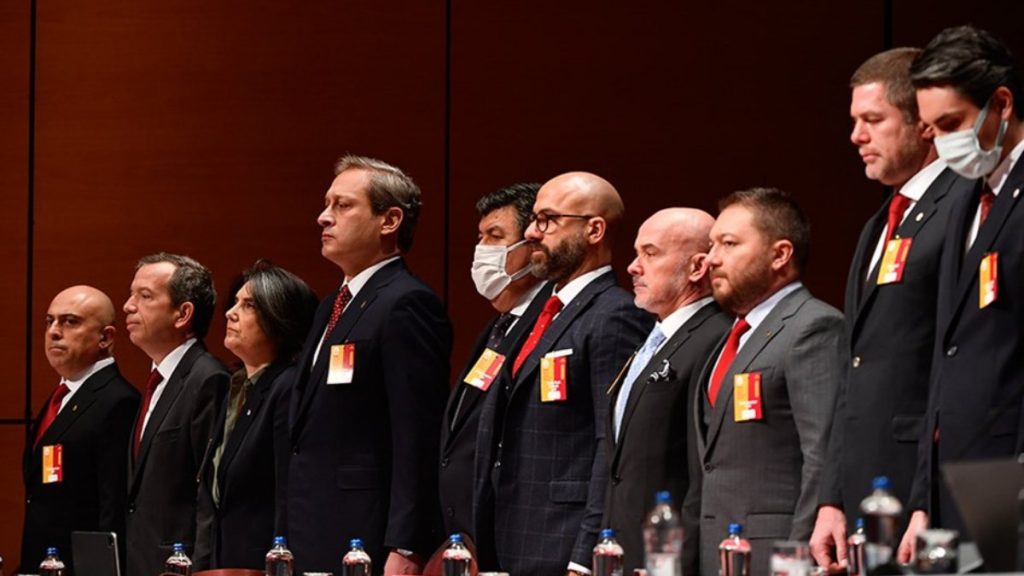 Burak Elmas yönetimi ibra edilmedi, Galatasaray seçime gidiyor