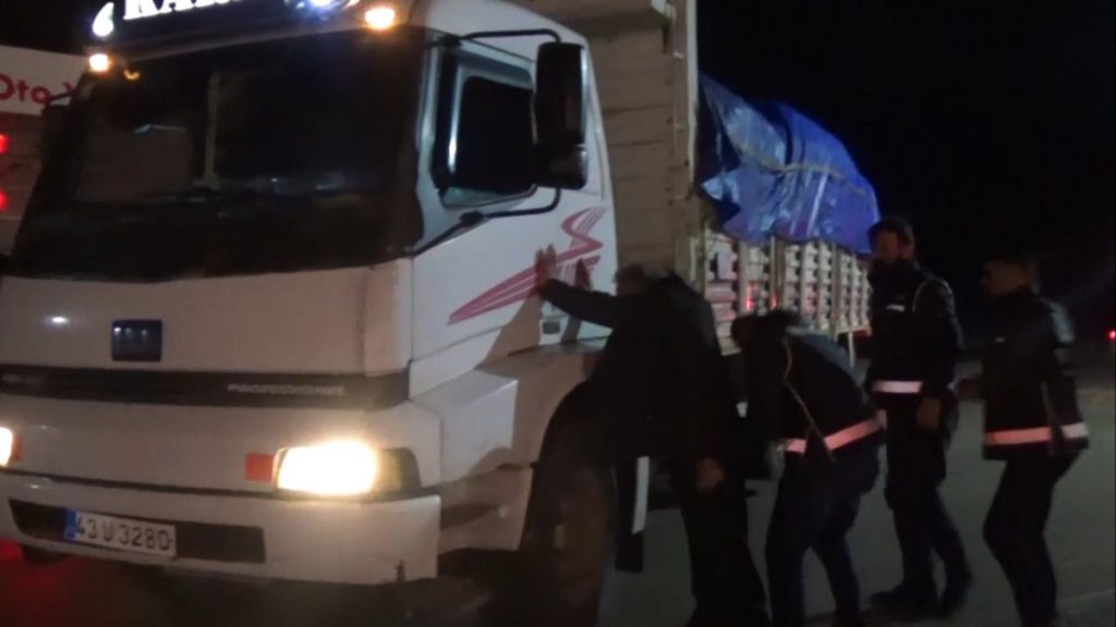 Bursa’da 2,7 milyon liralık kaçak makaron ele geçirildi