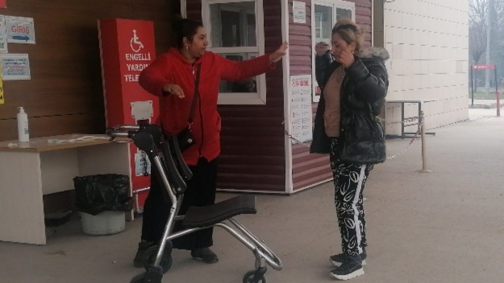 Bursa’da akraba kadınlar arasındaki kavgada kan aktı