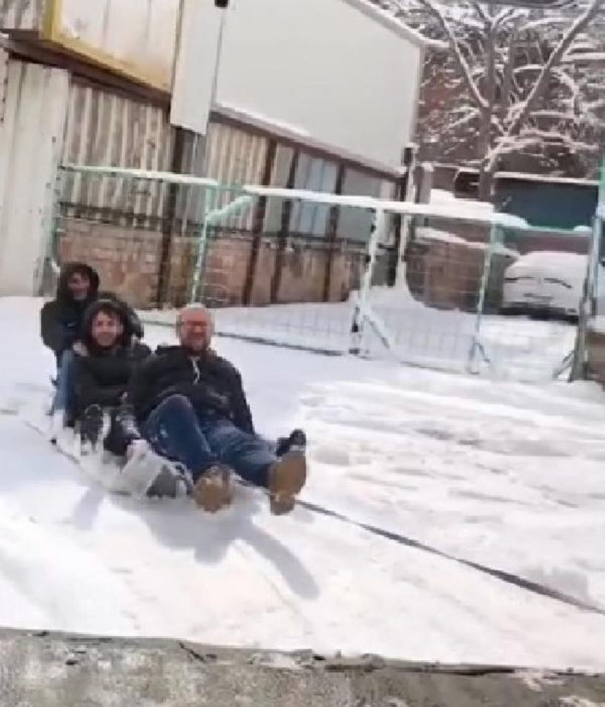 Bursa’da kar yağışı; 78 mahalle yolu ulaşıma kapalı (2)