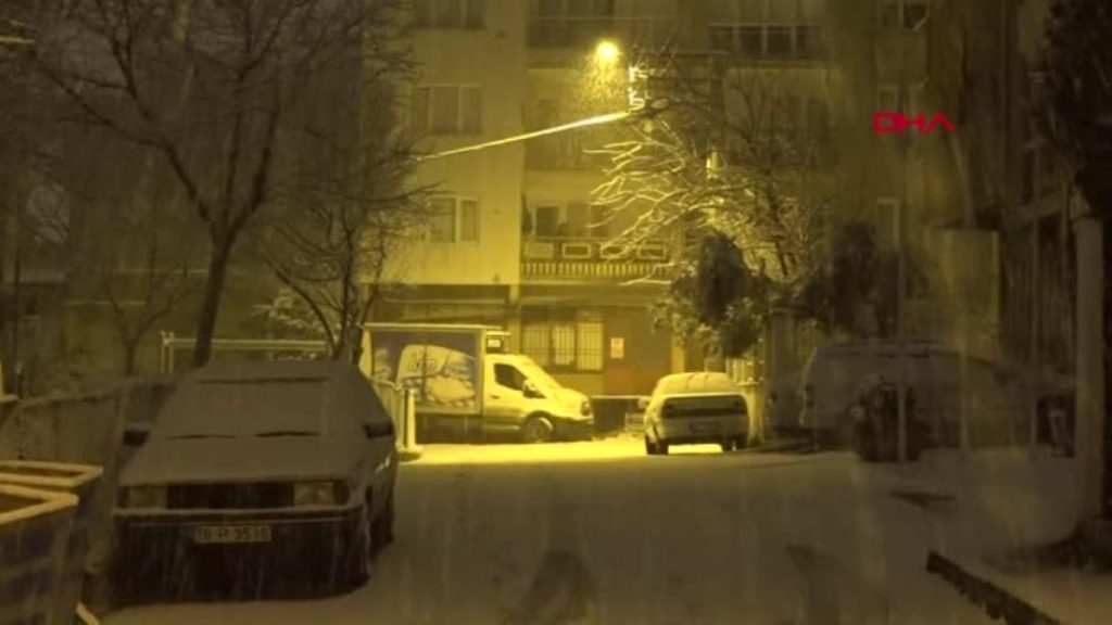 BURSA’DA KAR YAĞIŞI ETKİLİ OLDU