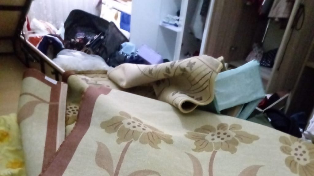 Büyükçekmece’de hırsız, girdiği evi talan etti