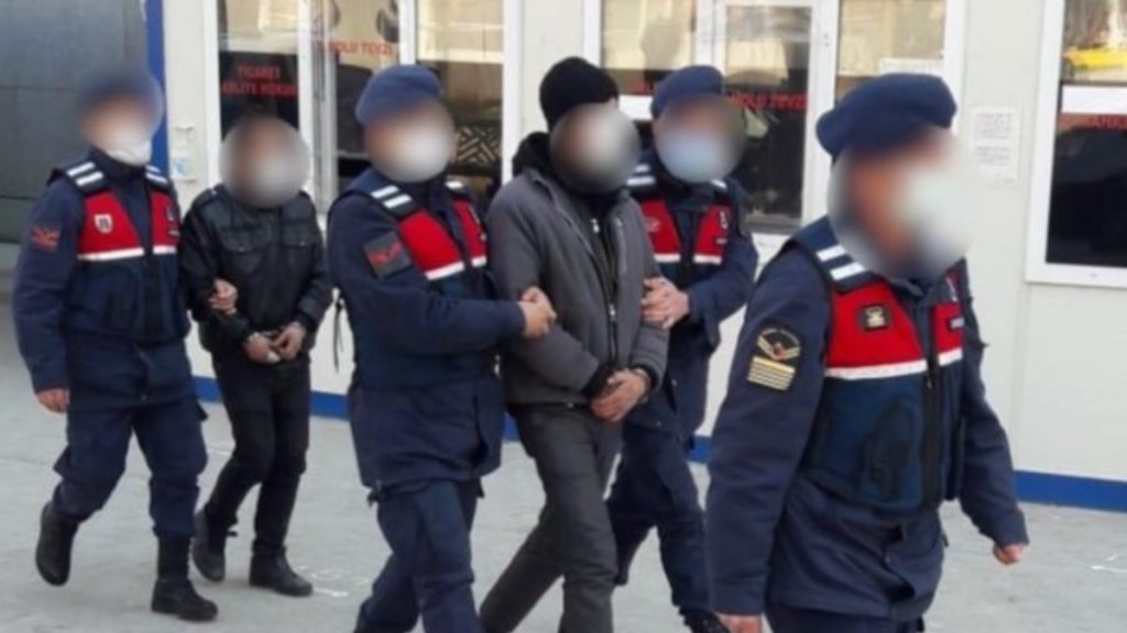 Denizli’de fabrikaya giren hırsızlara suçüstü