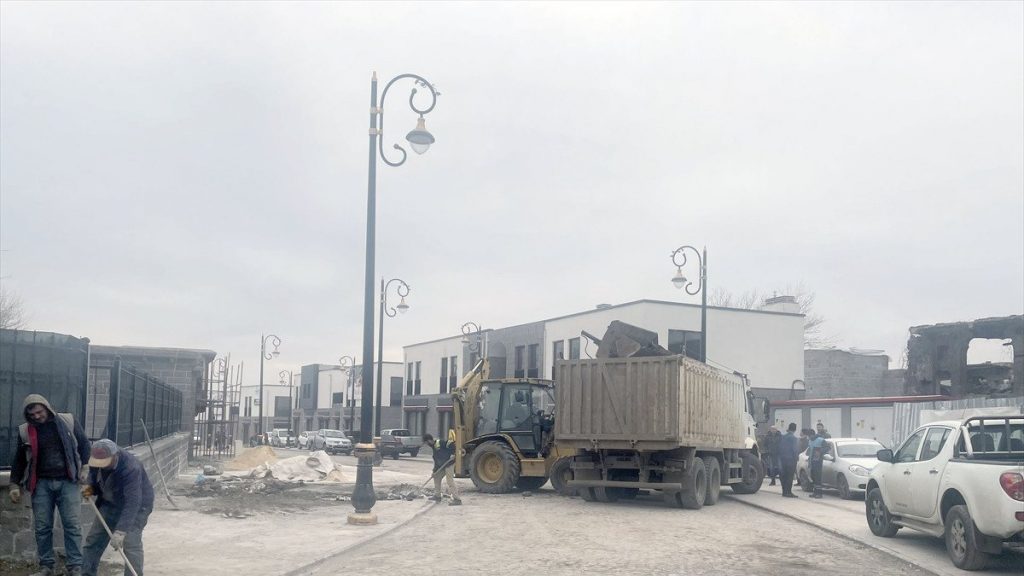 Diyarbakır’da, terör olayları nedeniyle kapanan cadde yeniden kullanıma açıldı