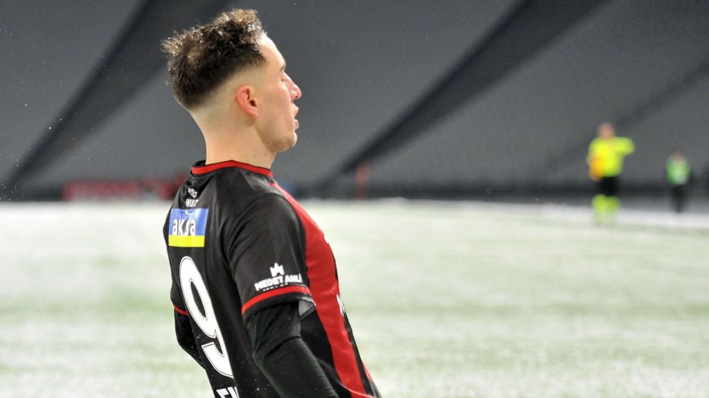 Emre Mor’dan hat-trick