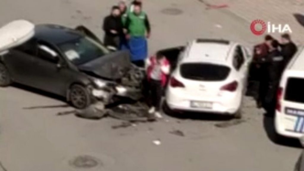 Esenyurt’ta ehliyetsiz çocuklar ortalığı birbirine kattı