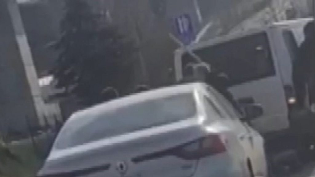 Eyüpsultan’da sopalı yol verme kavgası