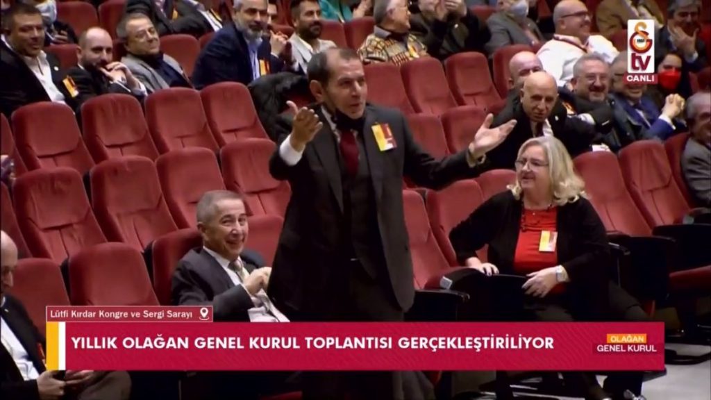 Galatasaray genel kurulunda güldüren an: Ben yaşıyorum yahu