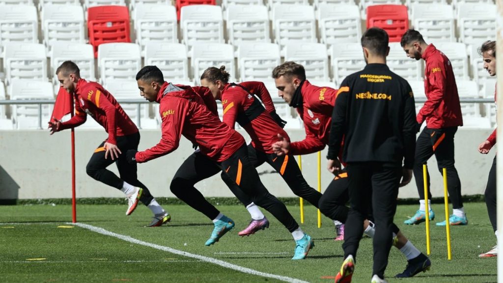 Galatasaray İzmir’de çalıştı