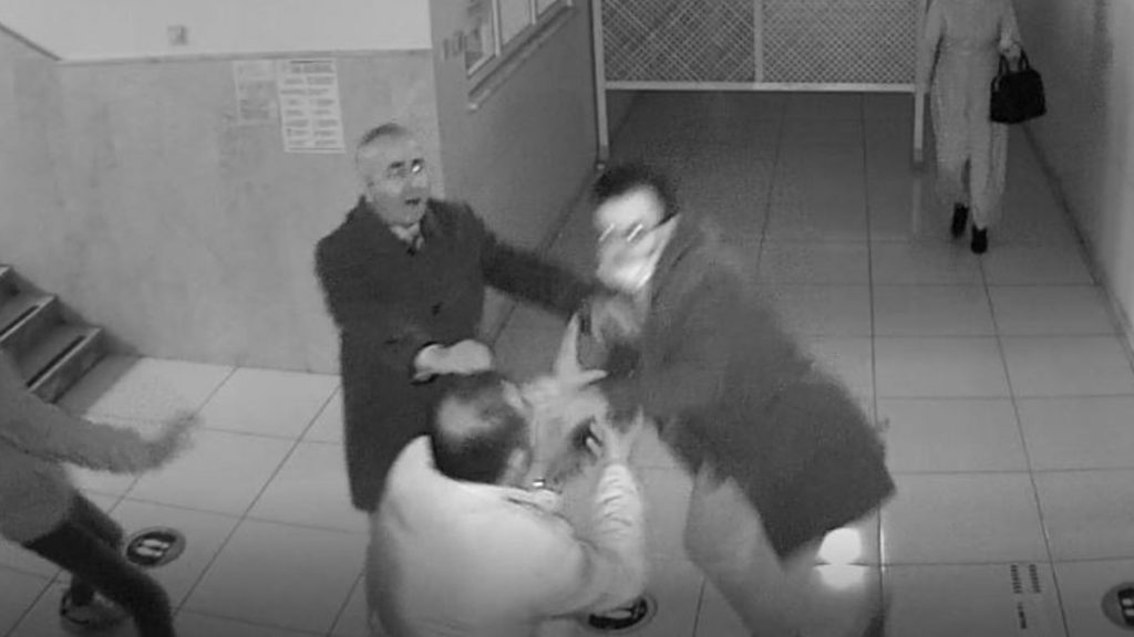 Gaziantep’te eşine küfür edilen şahıs, öğrenci ve babasını bıçakla yaraladı