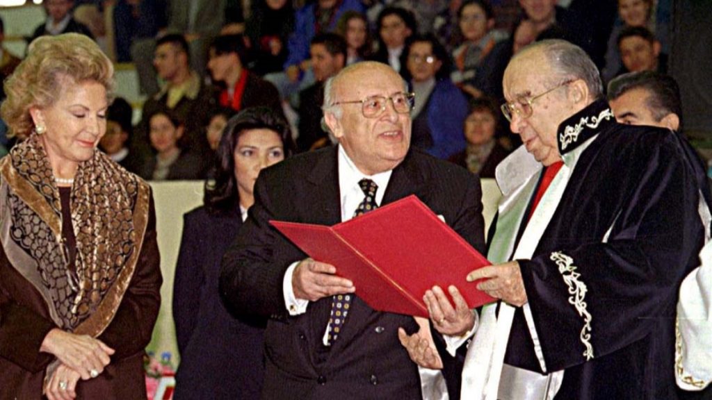 Hayırseverliği ile bilenen Kadir Has, yaptığı eserlerle iz bırakıyor