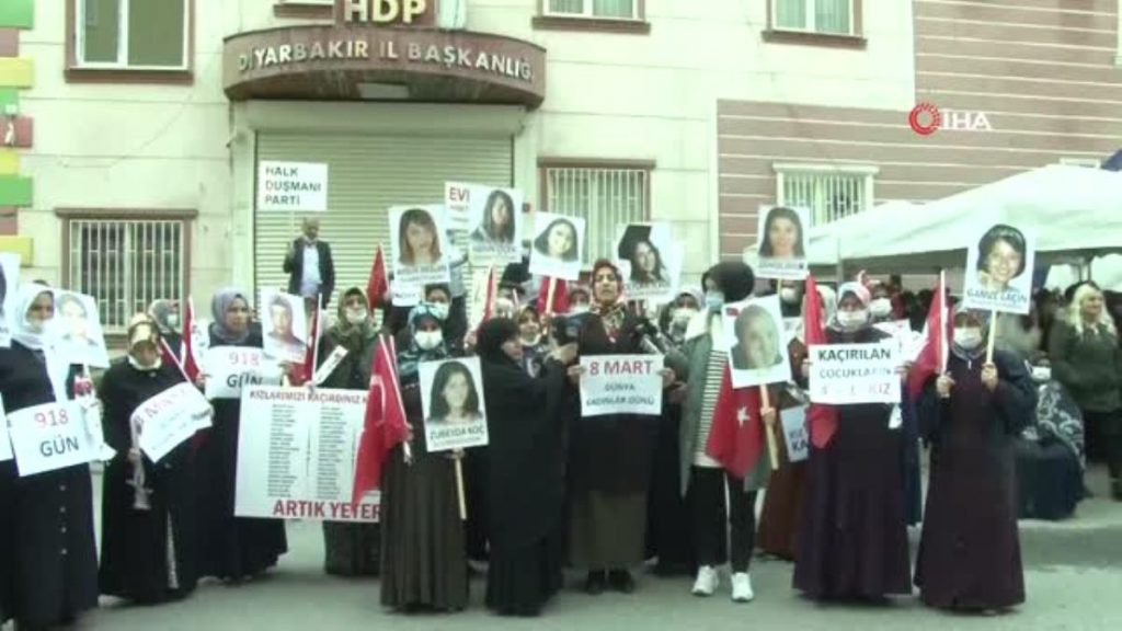 HDP-PKK mağduru anne Esmer Koç: “Namusumu, kızımı istiyorum. Lanet olsun sizin kadınlar gününüze”