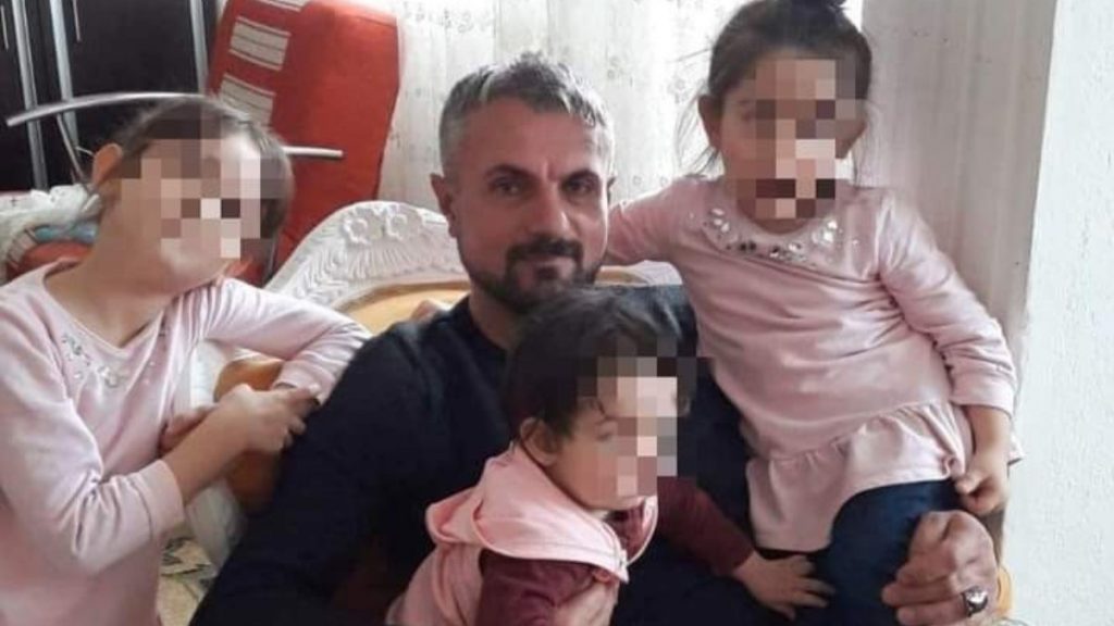 İstanbul’da arızalanan aracı iten şahıs, tır ile otomobil arasında can verdi