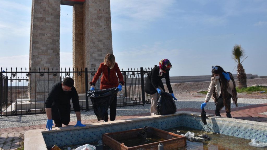 İzmir’de, Çanakkale Şehitleri Anma Parkı ve Anıtı’na ‘bakımsızlık’ tepkisi