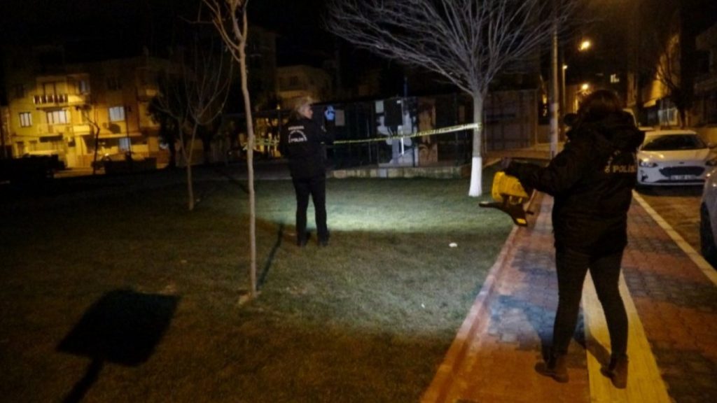 İzmir’de husumetliler arasında kavga: 1 ölü