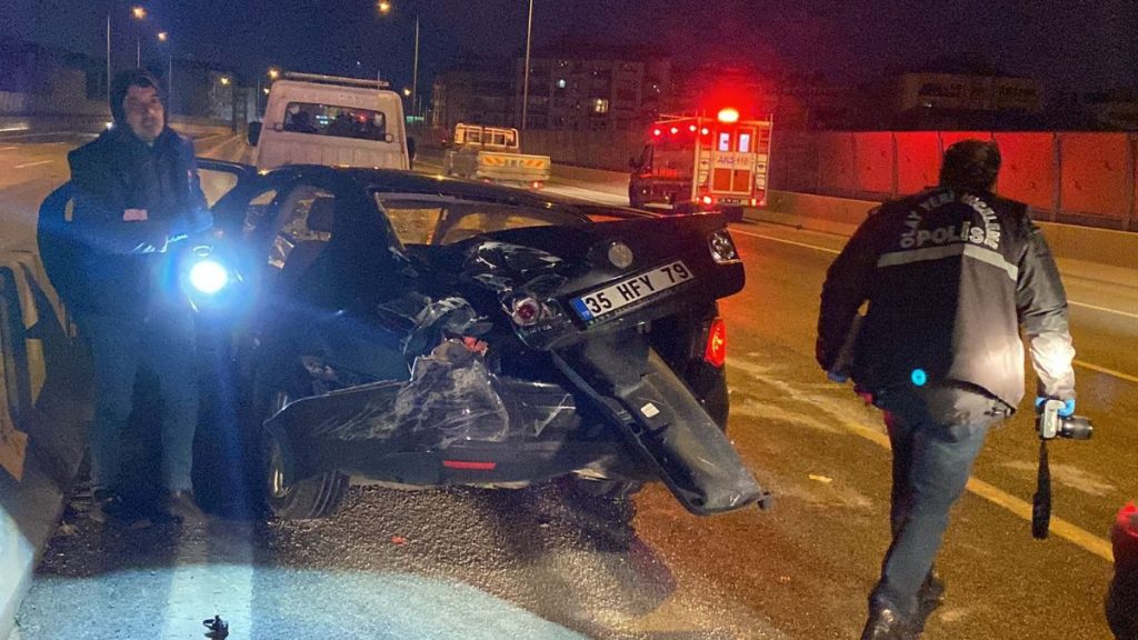 İzmir’de trafik kazası: 1 ölü 2 yaralı