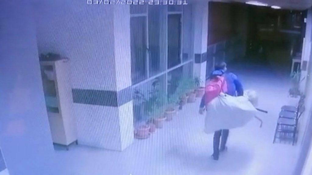 Kağıthane’de okula giren hırsız tencere ve tavaları çaldı