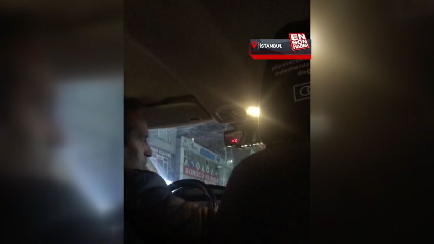 Kağıthane’de taksiciyle yolcuların tartışması kamerada