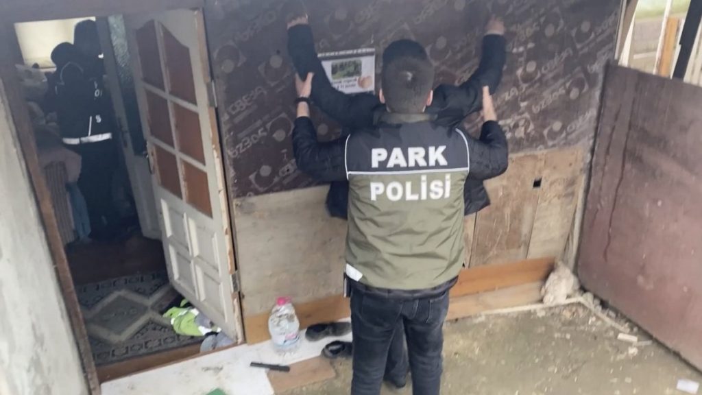 Kağıthane’de yabancı uyruklu torbacılara operasyon