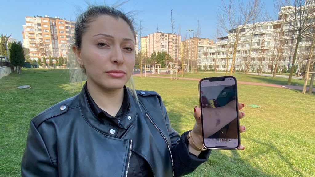 Kartal’da kocasının adliye koridorunda darbetti kadın: Ölmek istemiyorum