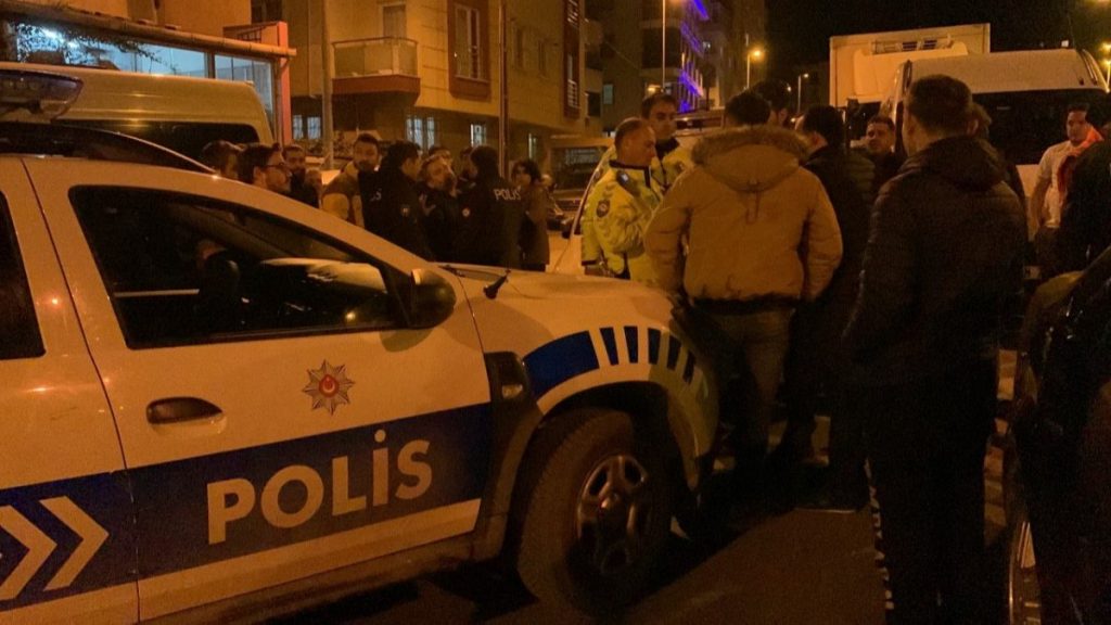 Maltepe’de alkollü sürücü 4 araca çarptı