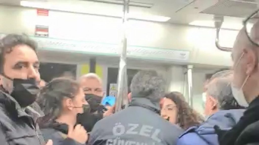 Marmaray’da maske tartışması