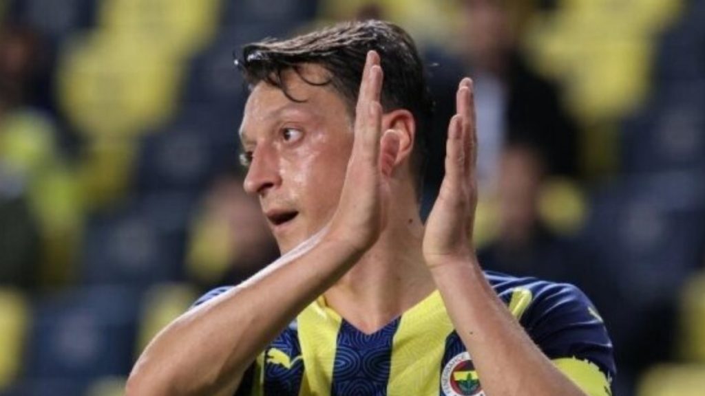Mesut Özil’in menajeri: Oyuncum çok mutlu