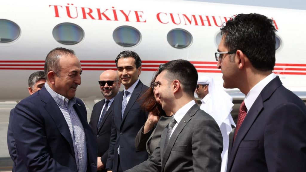 Mevlüt Çavuşoğlu Katar’da