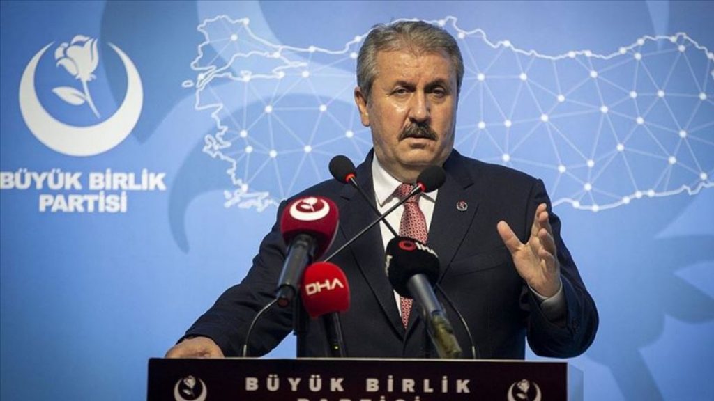 Mustafa Destici: Devletin akaryakıtta vergiden vazgeçmesi gerekiyor