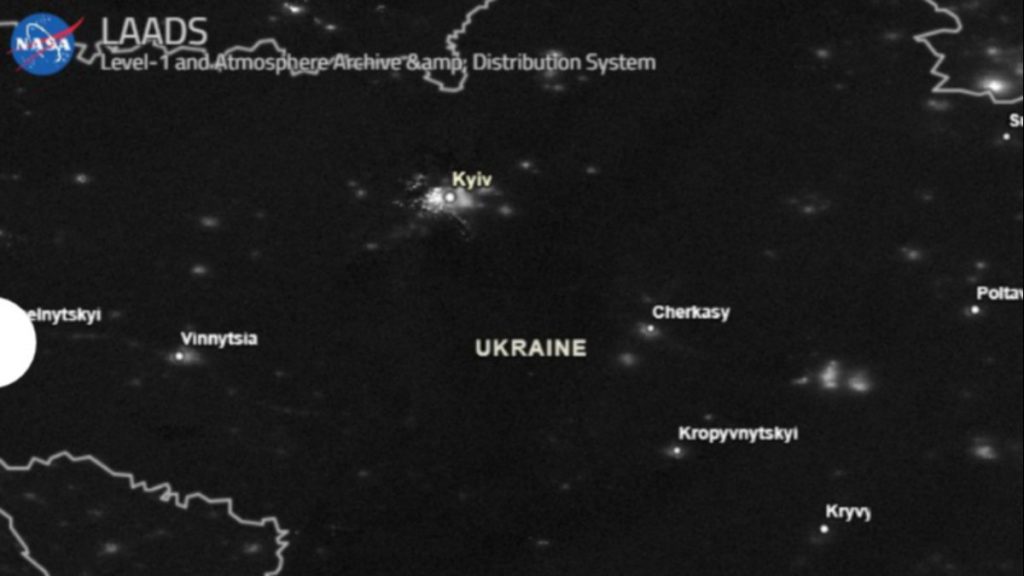 NASA, Ukrayna’nın karanlığa gömüldüğü anları fotoğrafladı