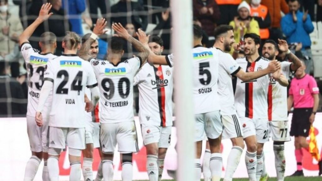 Önder Karaveli kadrosuna güveniyor