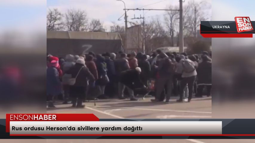 Rus ordusu Herson’da sivillere yardım dağıttı
