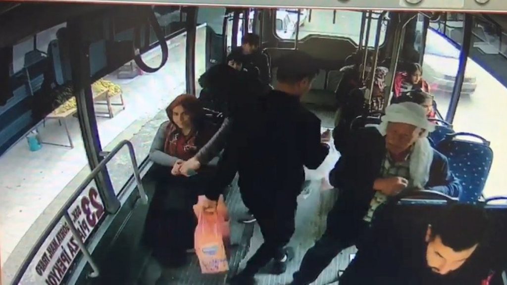 Şanlıurfa’da bir kadın kapkaççıyı kovaladı