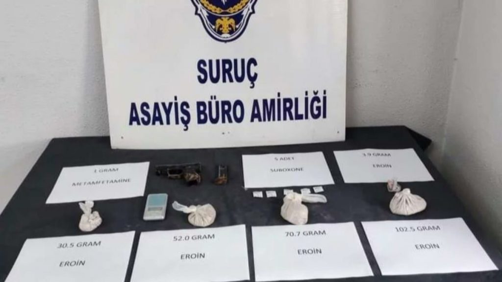 Şanlıurfa’da duvara gizlenmiş 256 gram eroin bulundu