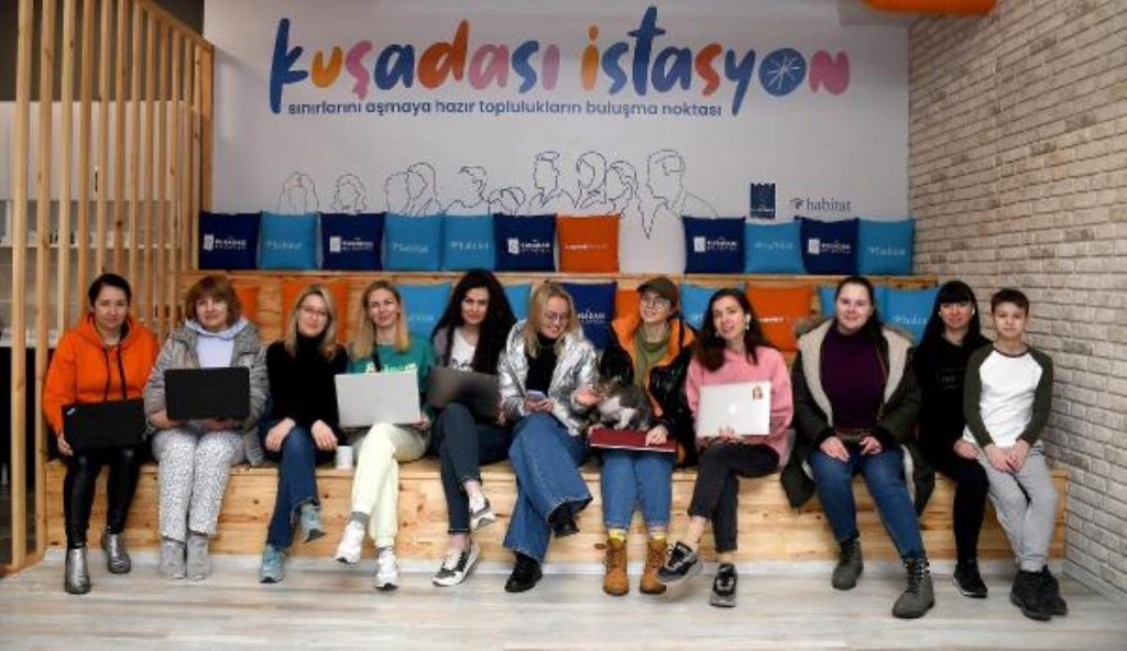 SAVAŞ MAĞDURU UKRAYNALI KADINLARA İNTERNET ÜZERİNDEN ÇALIŞMA İMKANI