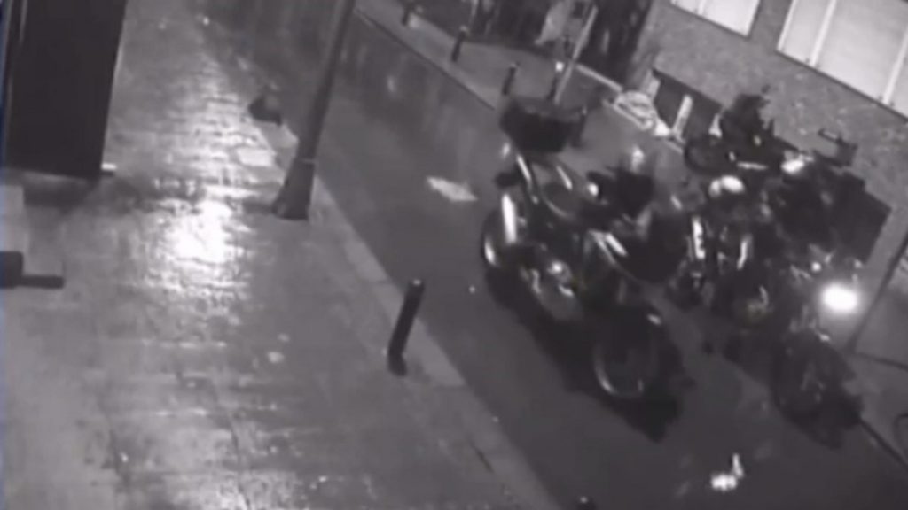 Şişli’de motosikletli hırsızlar, park halindeki motosikletleri çaldı